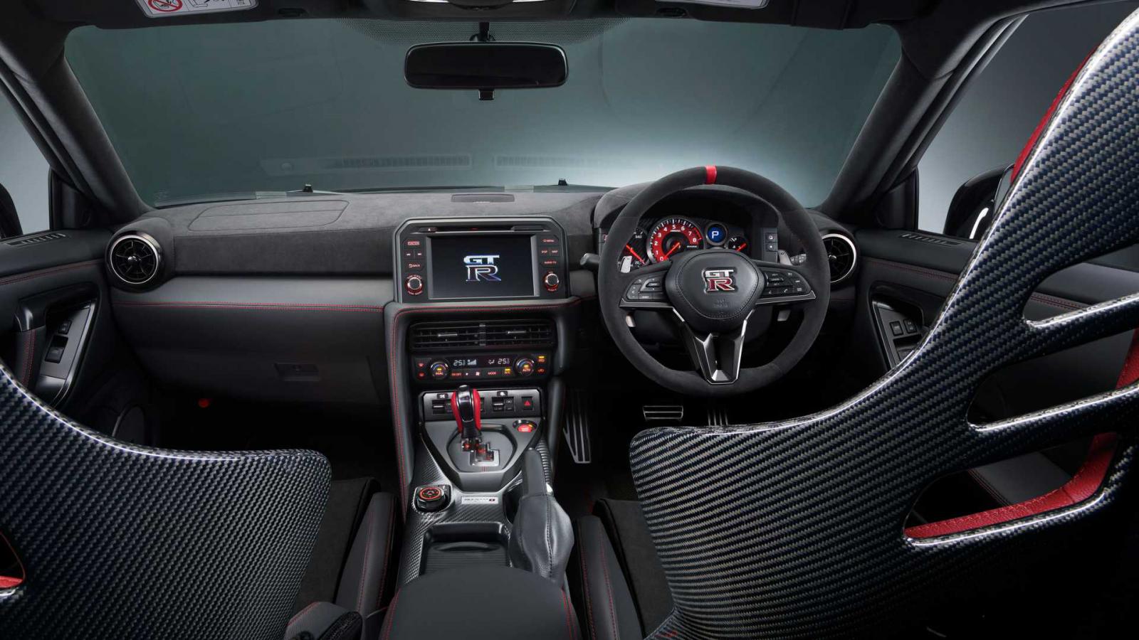 Ανανεωμένο Nissan GT-R: Με ειδικές εκδόσεις και μικρές αλλαγές